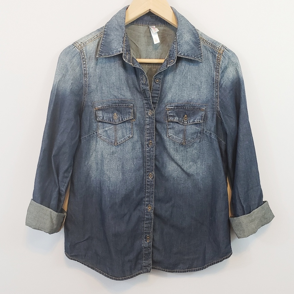 Xhilaration Chambry Button Down Blouse